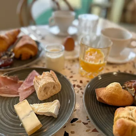 Logis & Restaurant Le Bocage מלון 3*